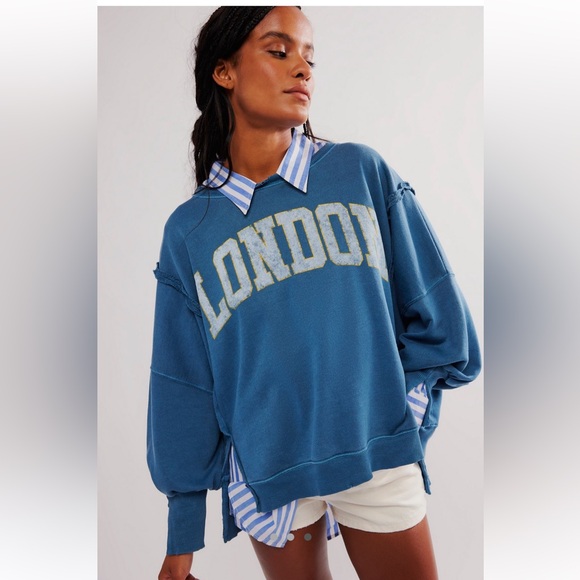 We The Free Tops - We The Free London Graphic Camden Pullover in Navy Combo